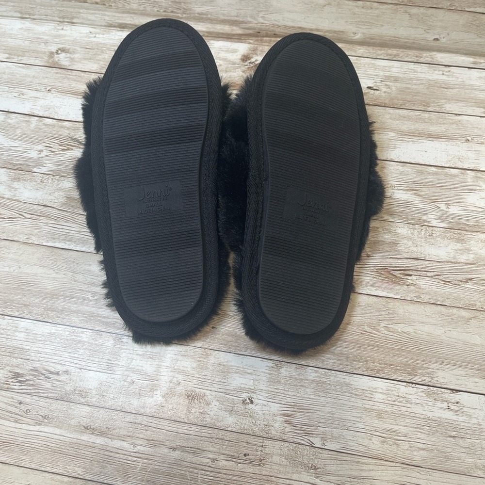 Jenni Women's Black‎ Faux Fur Slippers NWOT Size 5/6 - Picture 9 of 13